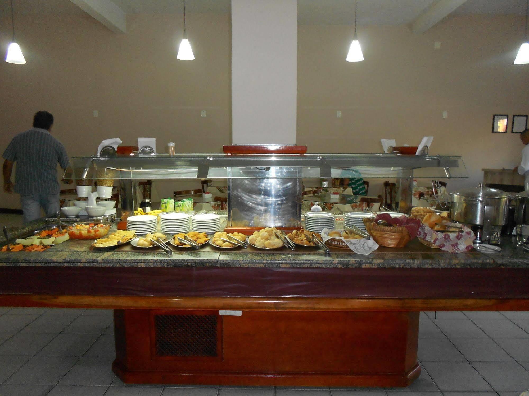 Colossi Hotel Porto Alegre Buitenkant foto