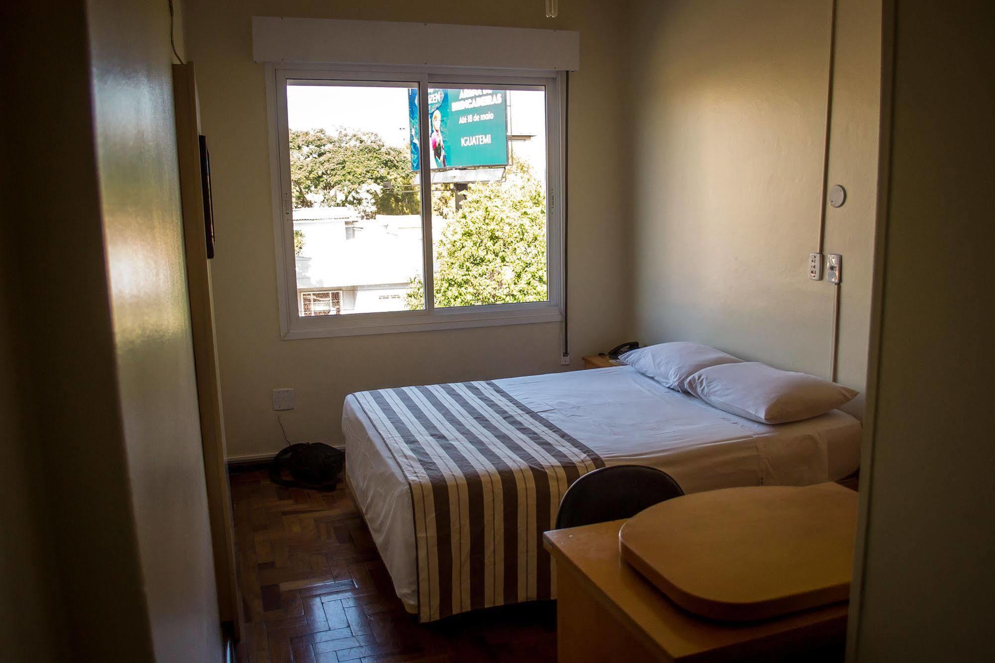 Colossi Hotel Porto Alegre Buitenkant foto